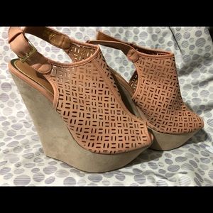 Cute Tan Wedges
